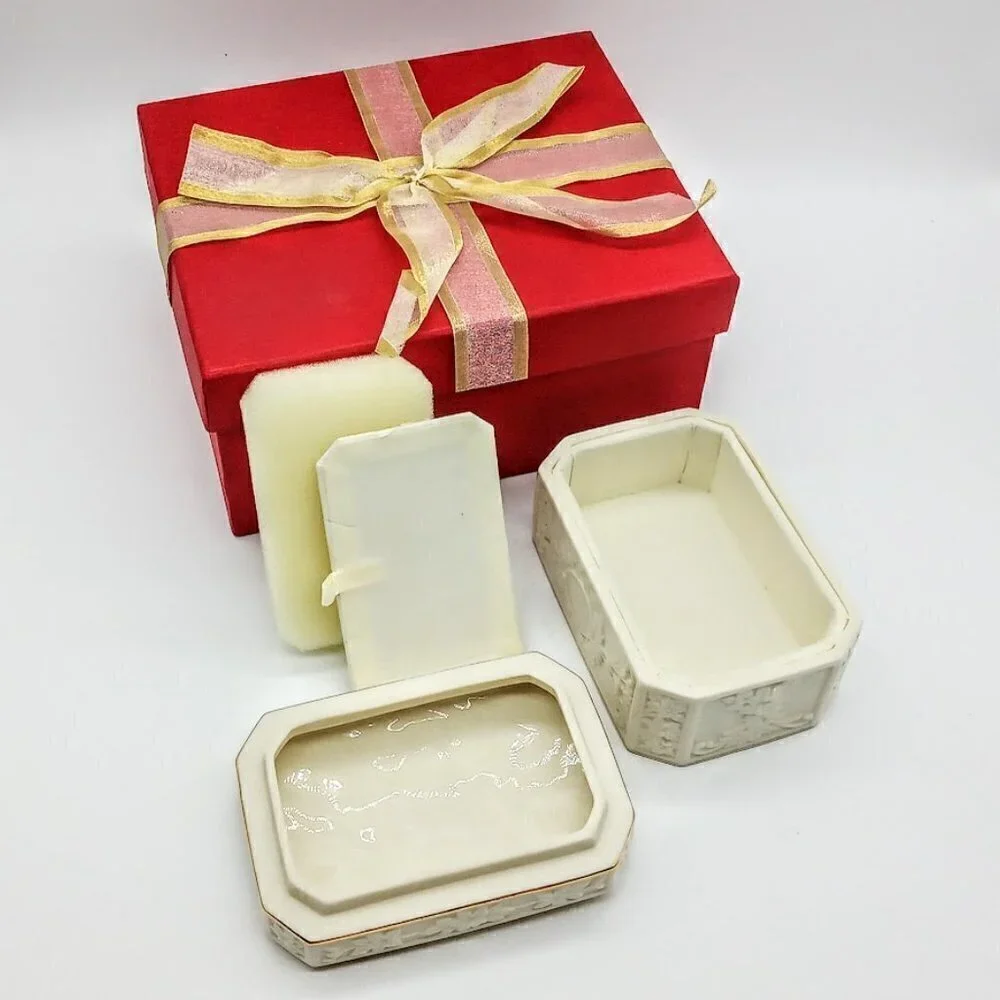Lenox Ivory 10K Gold Porcelain Covered Trinket Box NIB